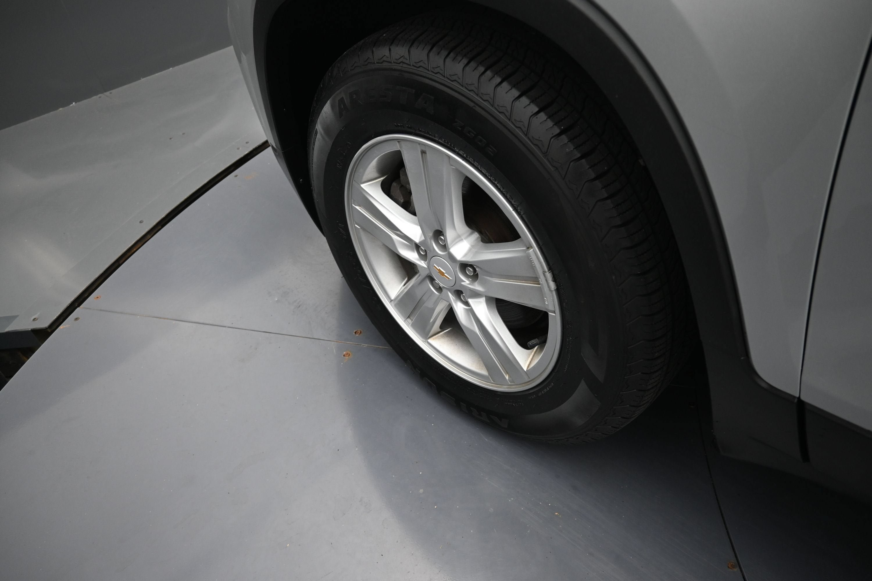 Used 2020 Chevrolet Trax LS FWD image 28