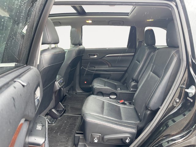 Used 2014 Toyota Highlander Limited Platinum AWD/4WD image 13