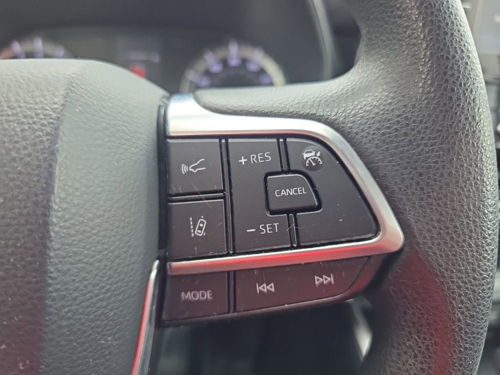 Used 2020 Toyota Highlander L AWD/4WD image 22