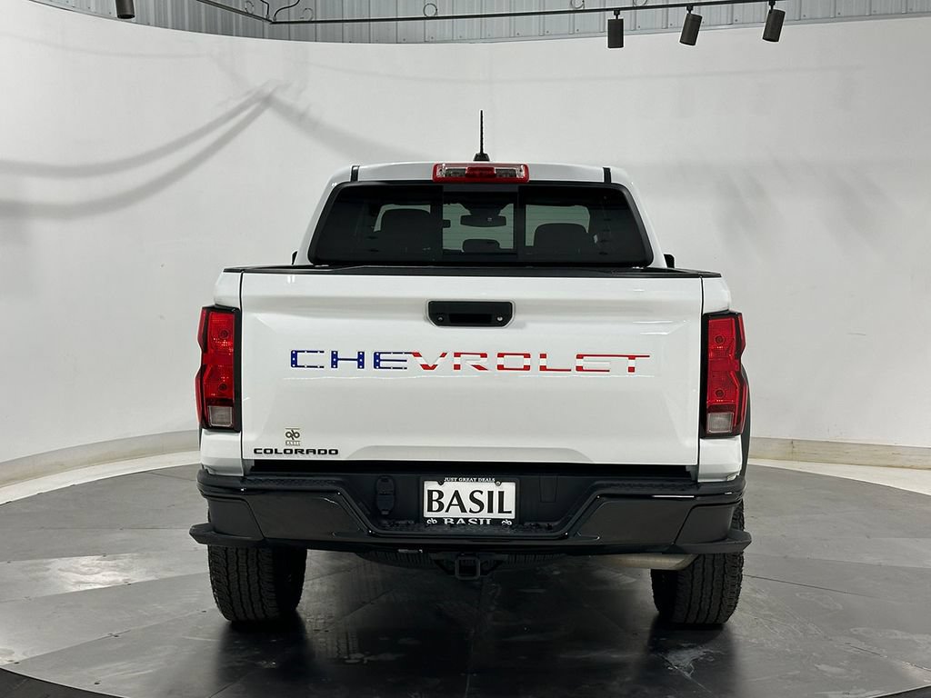 Used 2024 Chevrolet Colorado Trail Boss w/ Advanced Trailering Package AWD/4WD image 12