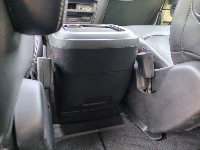 Used 2021 Chrysler Pacifica Touring-L w/ Uconnect Theater Family Group FWD image 13