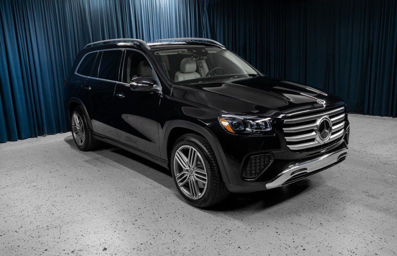 Certified 2026 Mercedes-Benz GLS 450 4MATIC image 3