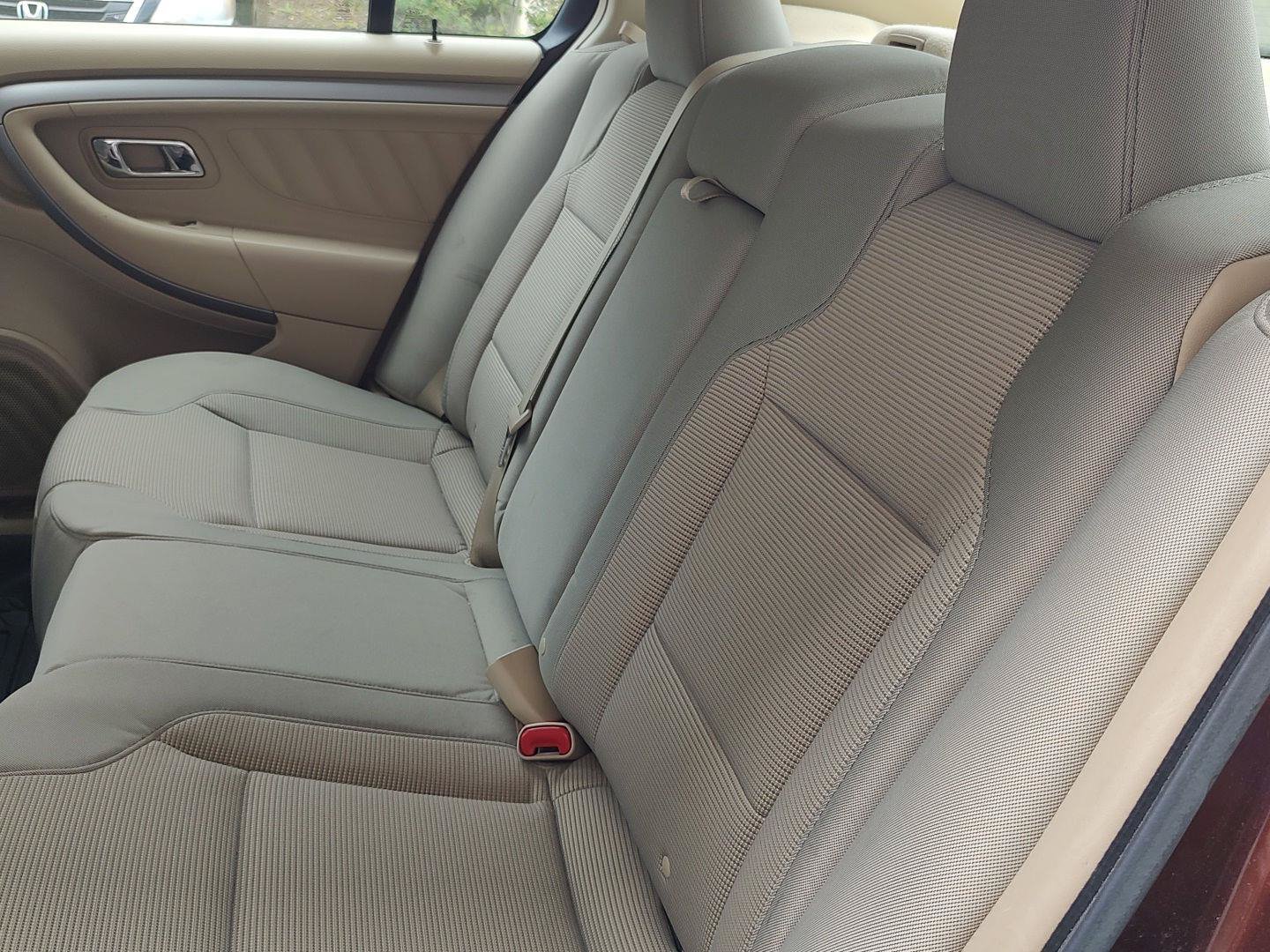 Used 2016 Ford Taurus SEL FWD image 20