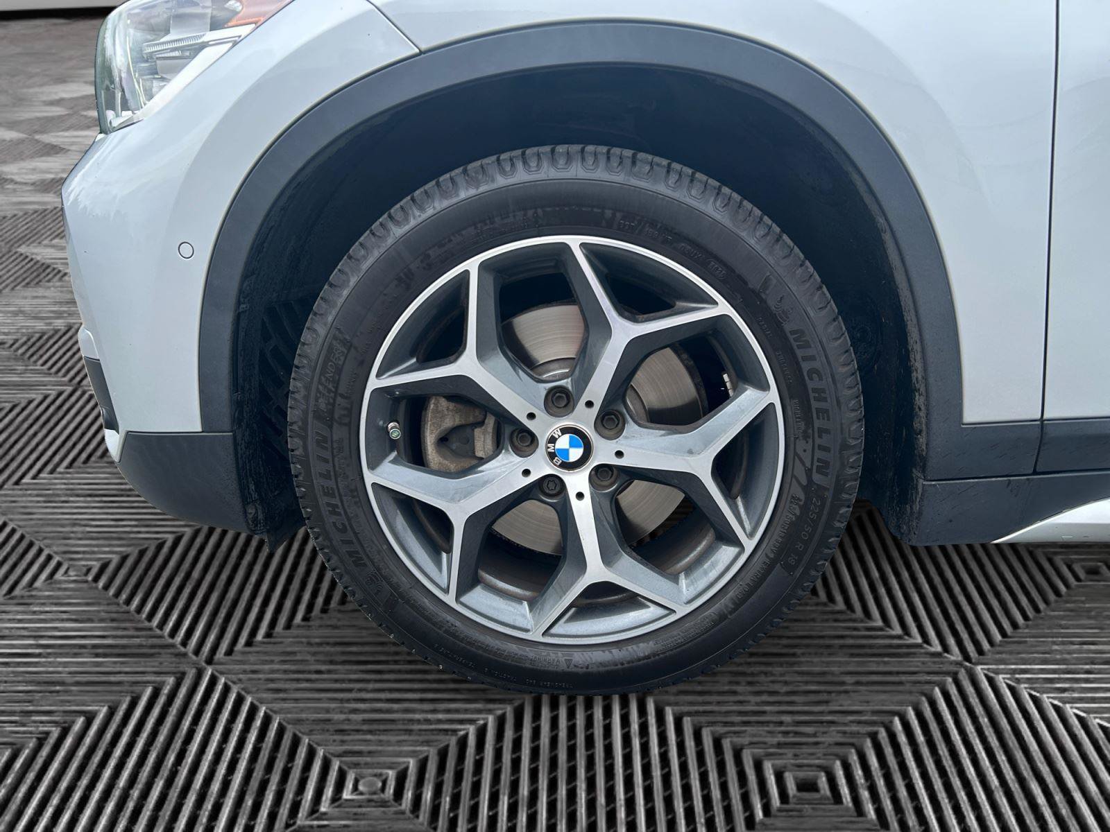 Used 2017 BMW X1 xDrive28i AWD/4WD image 14