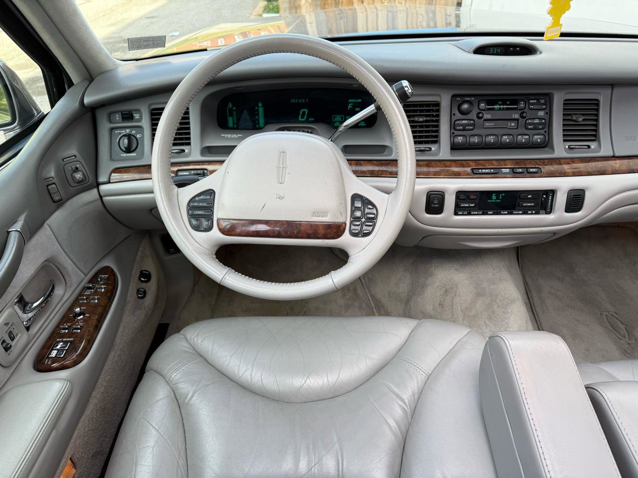 Used 1995 Lincoln Town Car Cartier image 5