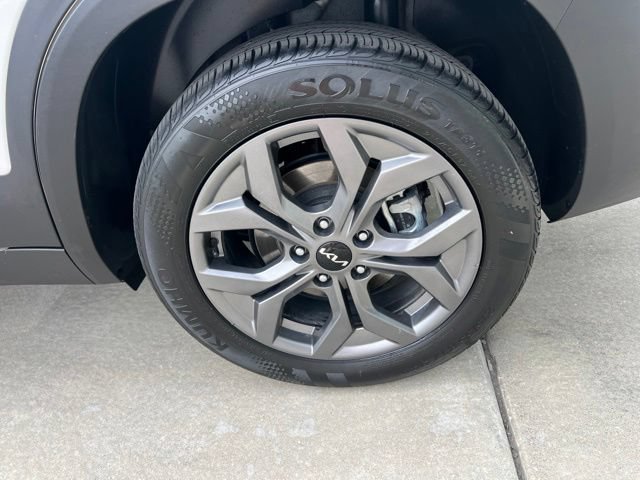 Used 2024 Kia Seltos LX AWD/4WD image 19