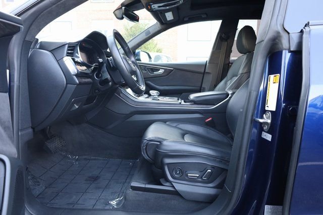 Used 2020 Audi Q8 Prestige w/ Prestige Package image 11