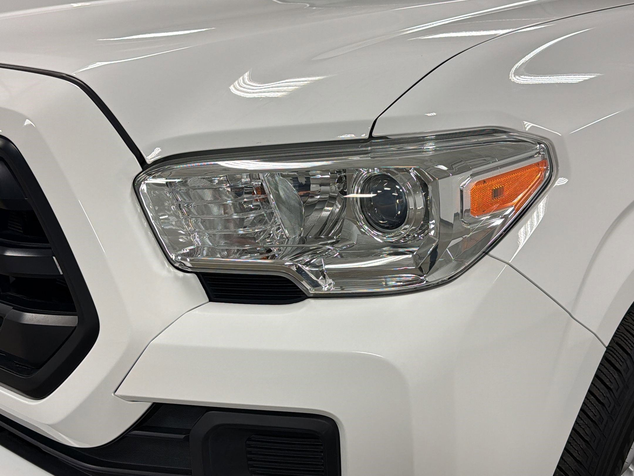 Used 2018 Toyota Tacoma SR w/ SR Convenience Package image 9