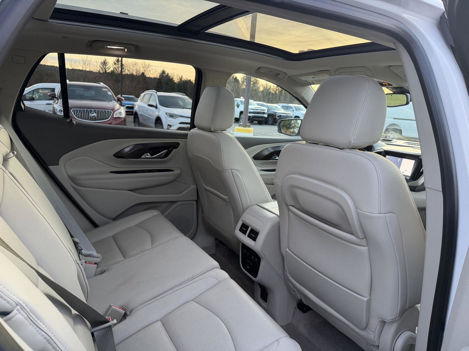 Used 2018 GMC Terrain Denali w/ Advanced Safety Package image 40