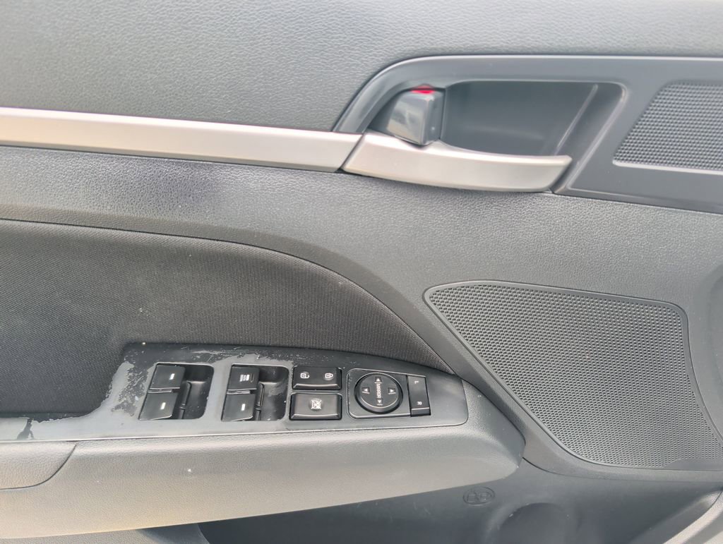 Used 2020 Hyundai Elantra SEL w/ Cargo Package (C1) image 10