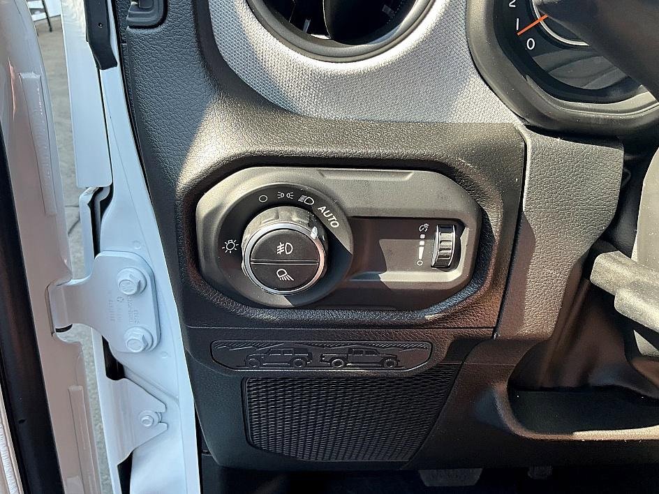 New 2025 Jeep Gladiator Sport image 15