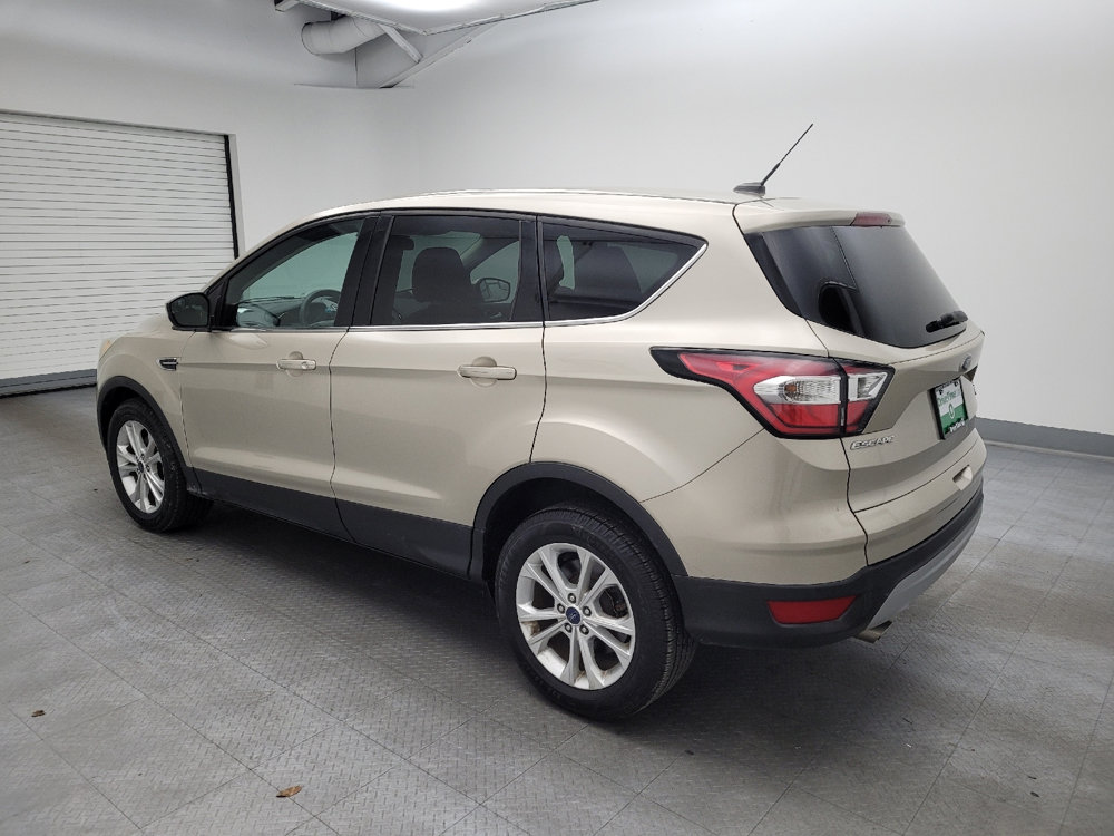 Used 2017 Ford Escape SE FWD image 3
