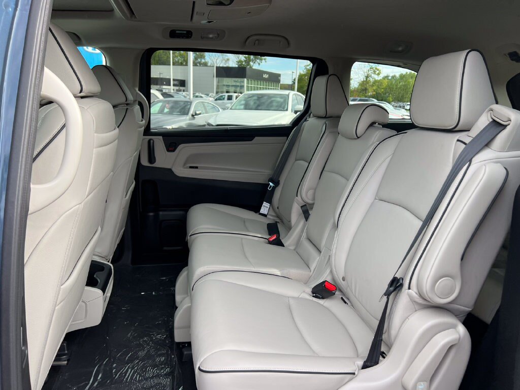 New 2027 Honda Odyssey Touring image 5
