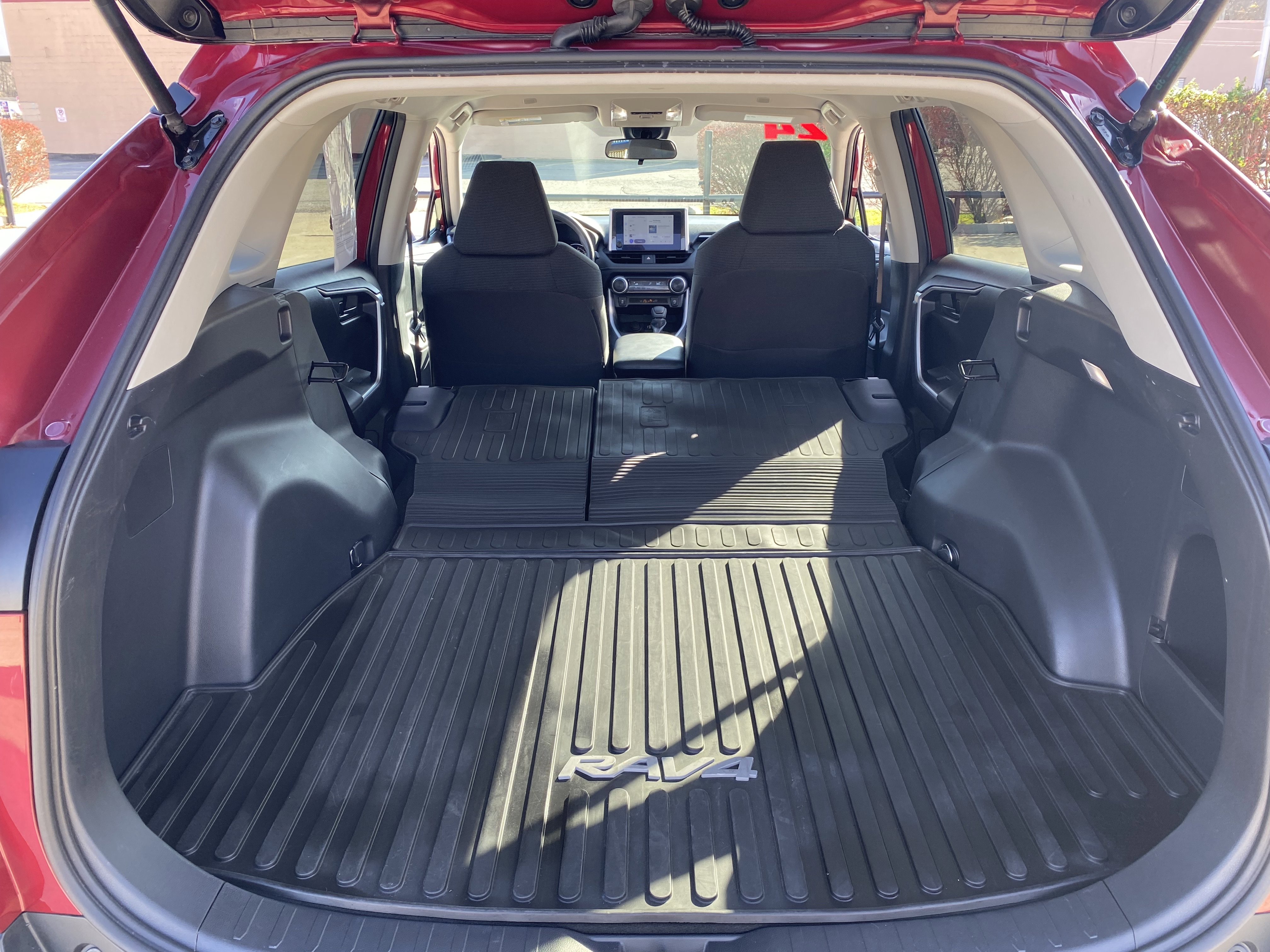 Used 2024 Toyota RAV4 LE image 21