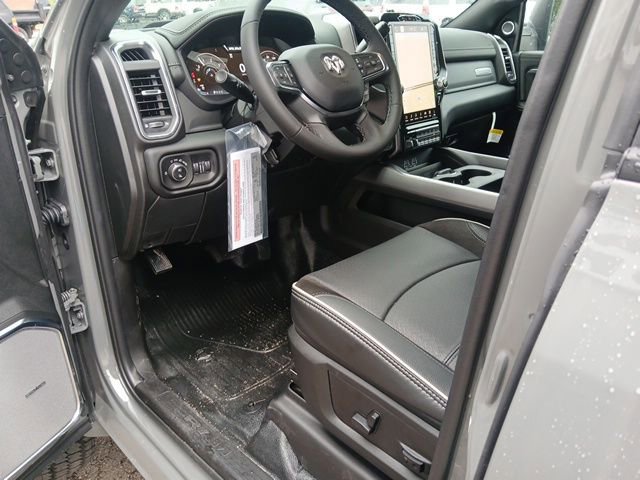 New 2026 RAM 4500 4x4 Crew Cab DRW w/ Laramie Trim Package image 48