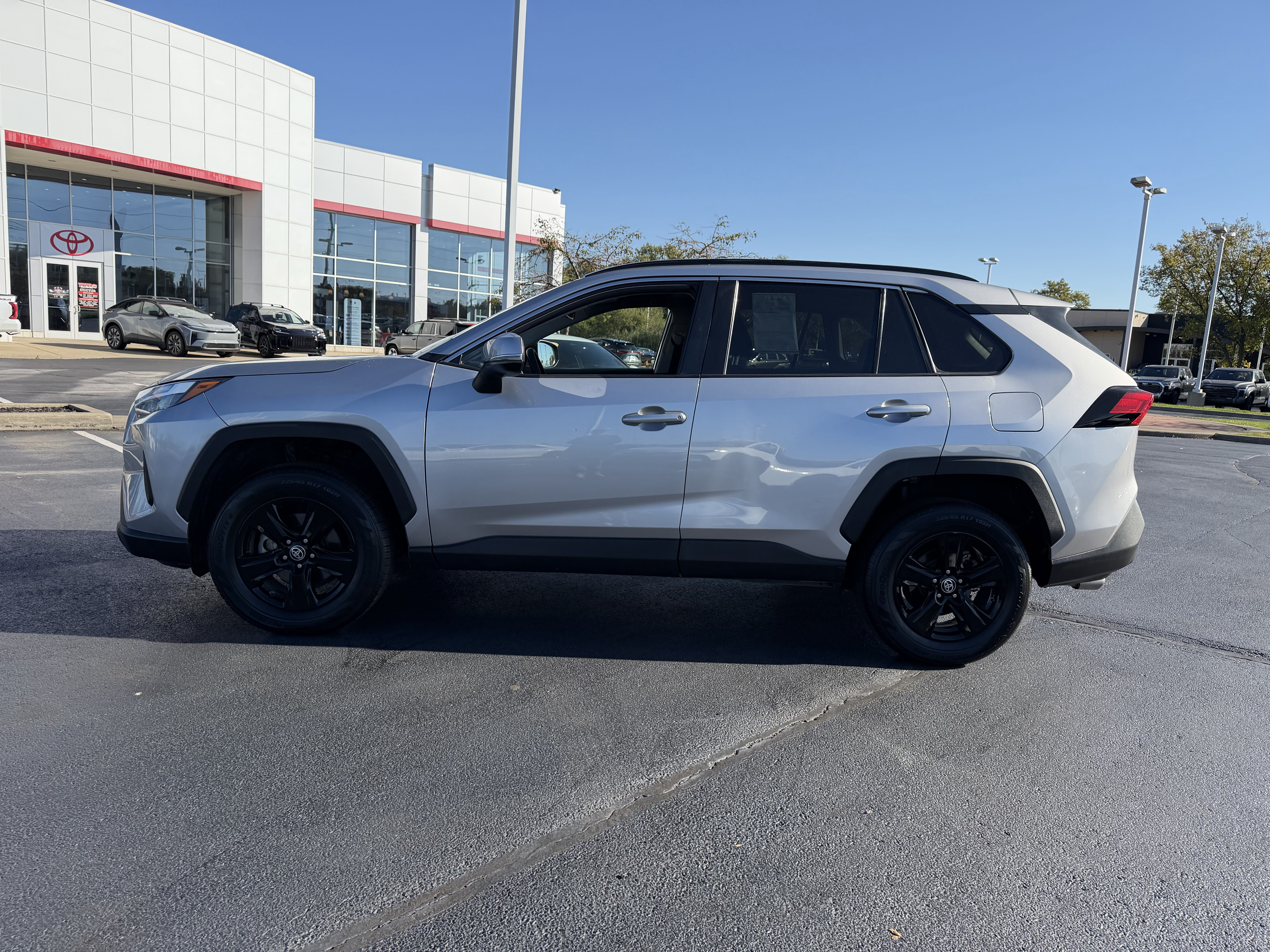 Certified 2023 Toyota RAV4 XLE AWD/4WD image 4
