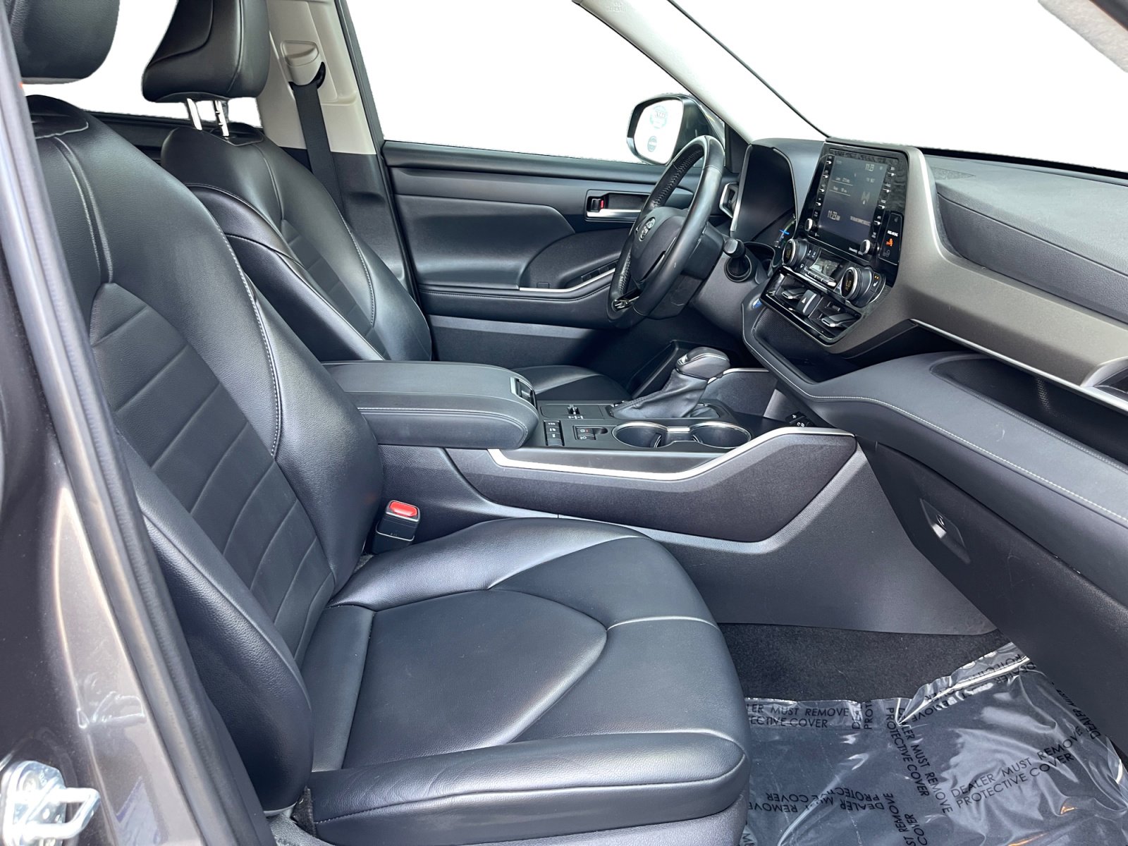 Used 2021 Toyota Highlander XLE image 14