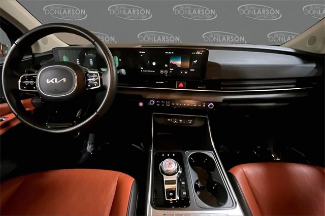 Used 2025 Kia Carnival EX image 20