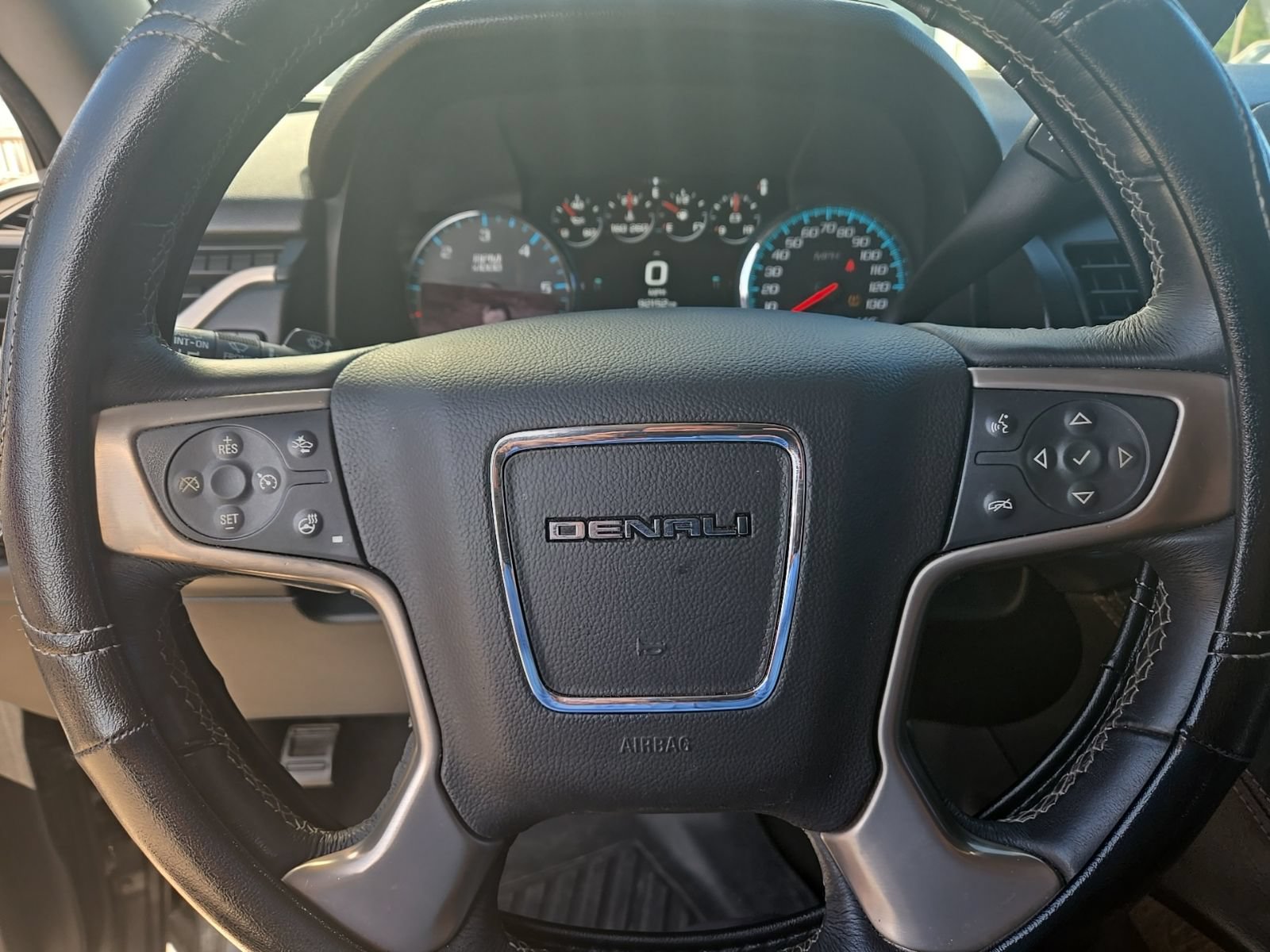 Used 2018 GMC Yukon Denali w/ Open Road Package RWD image 7
