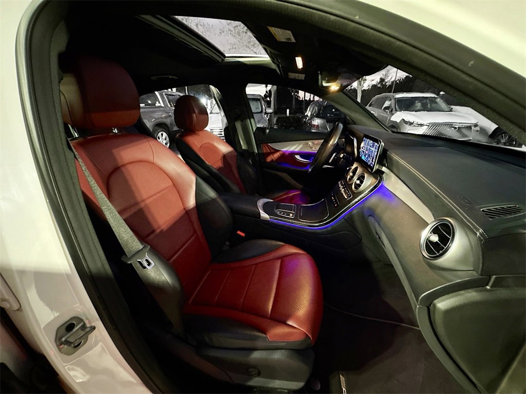 Used 2022 Mercedes-Benz GLC 300 4MATIC Coupe image 31