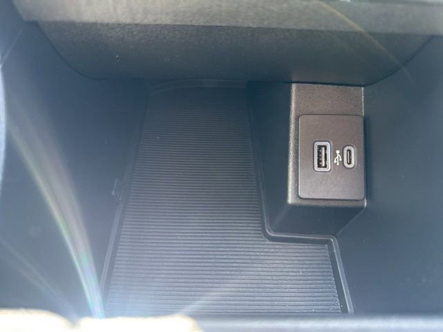 Used 2024 Ford Edge ST image 34