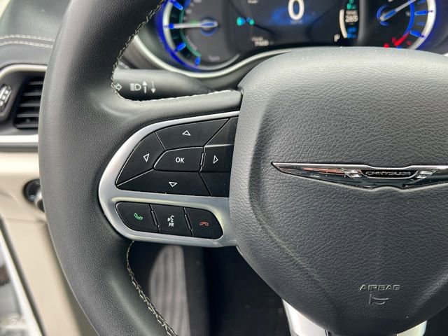 Used 2024 Chrysler Pacifica Select image 25