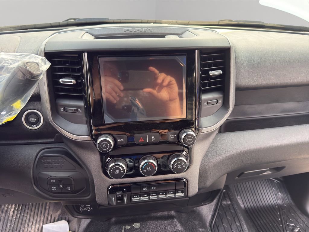 Used 2025 RAM 3500 Tradesman w/ Chrome Appearance Group image 21