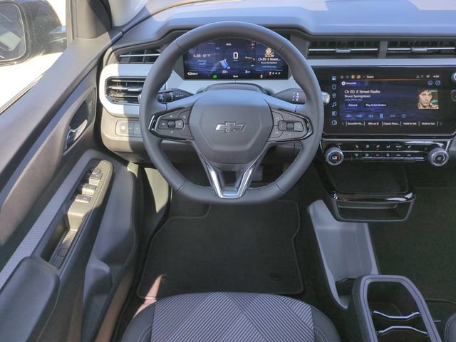 New 2027 Chevrolet Bolt LT w/ Comfort Package FWD image 16