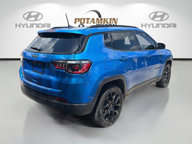 Used 2025 Jeep Compass Latitude w/ Altitude Special Edition AWD/4WD image 5