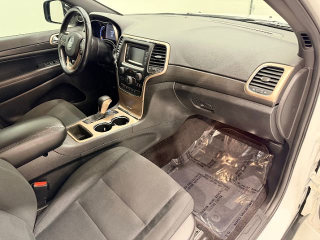 Used 2017 Jeep Grand Cherokee Laredo AWD/4WD image 20