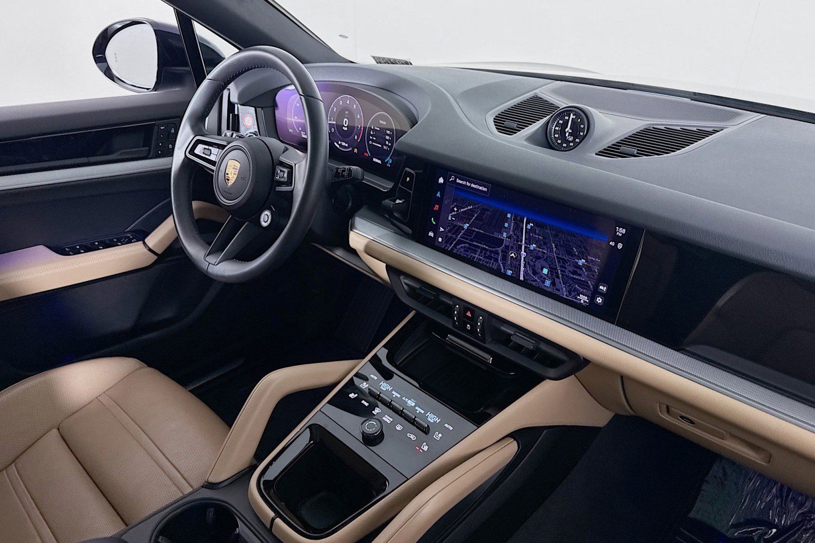 Used 2025 Porsche Cayenne Coupe image 16