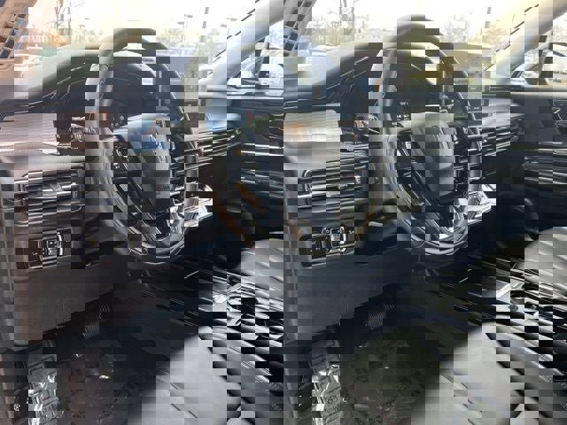 Used 2023 Lincoln Corsair Standard image 25