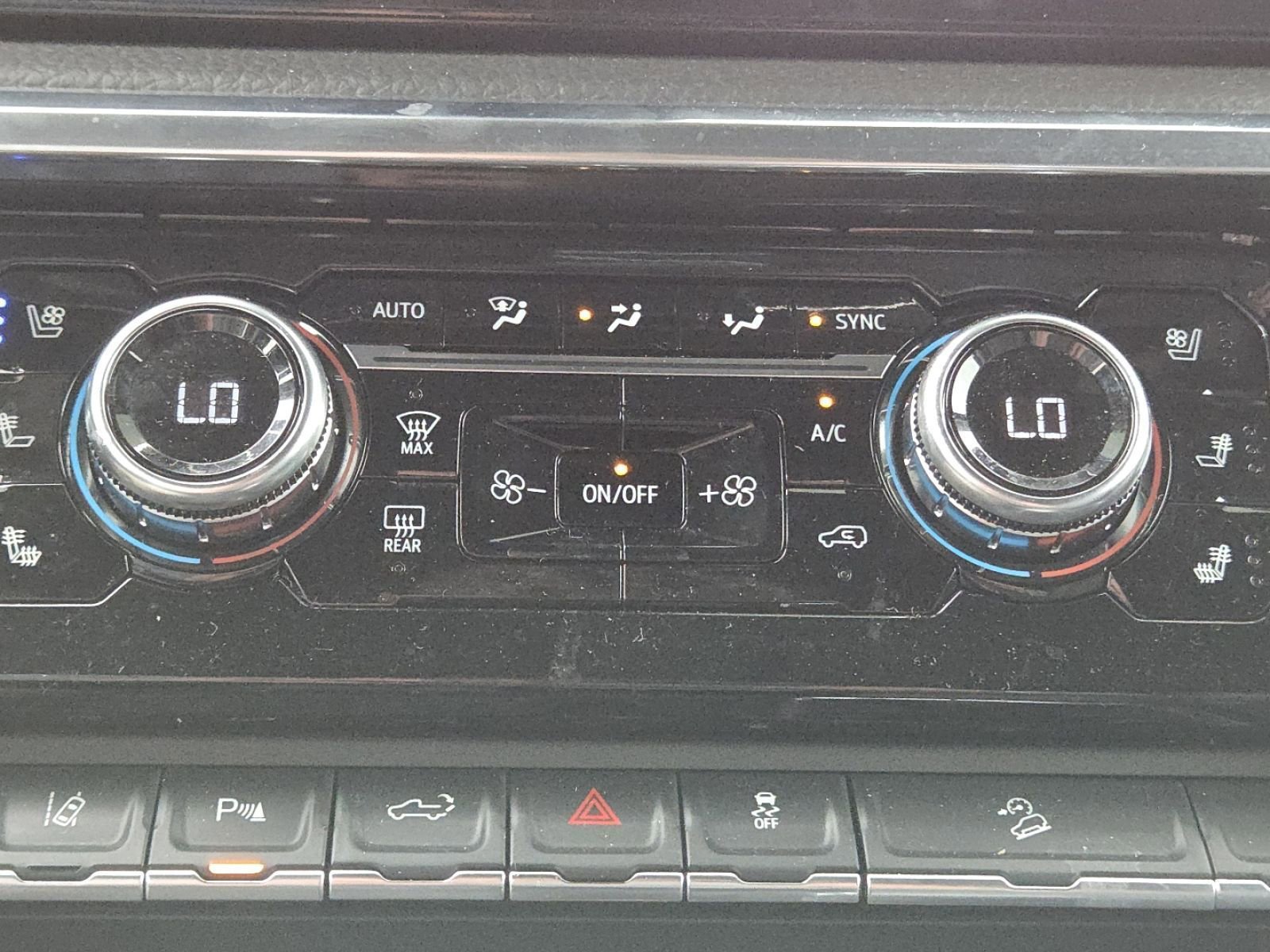 Used 2025 GMC Sierra 2500 Denali w/ Technology Package image 40