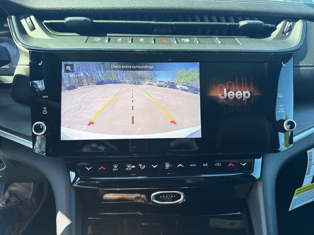 New 2026 Jeep Grand Cherokee Altitude image 14