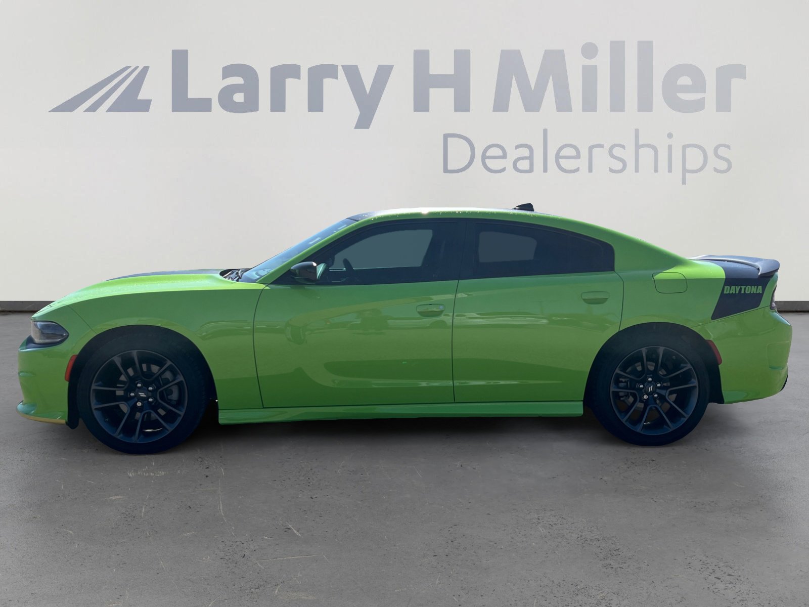 Used 2023 Dodge Charger R/T w/ Daytona Edition Group RWD image 2