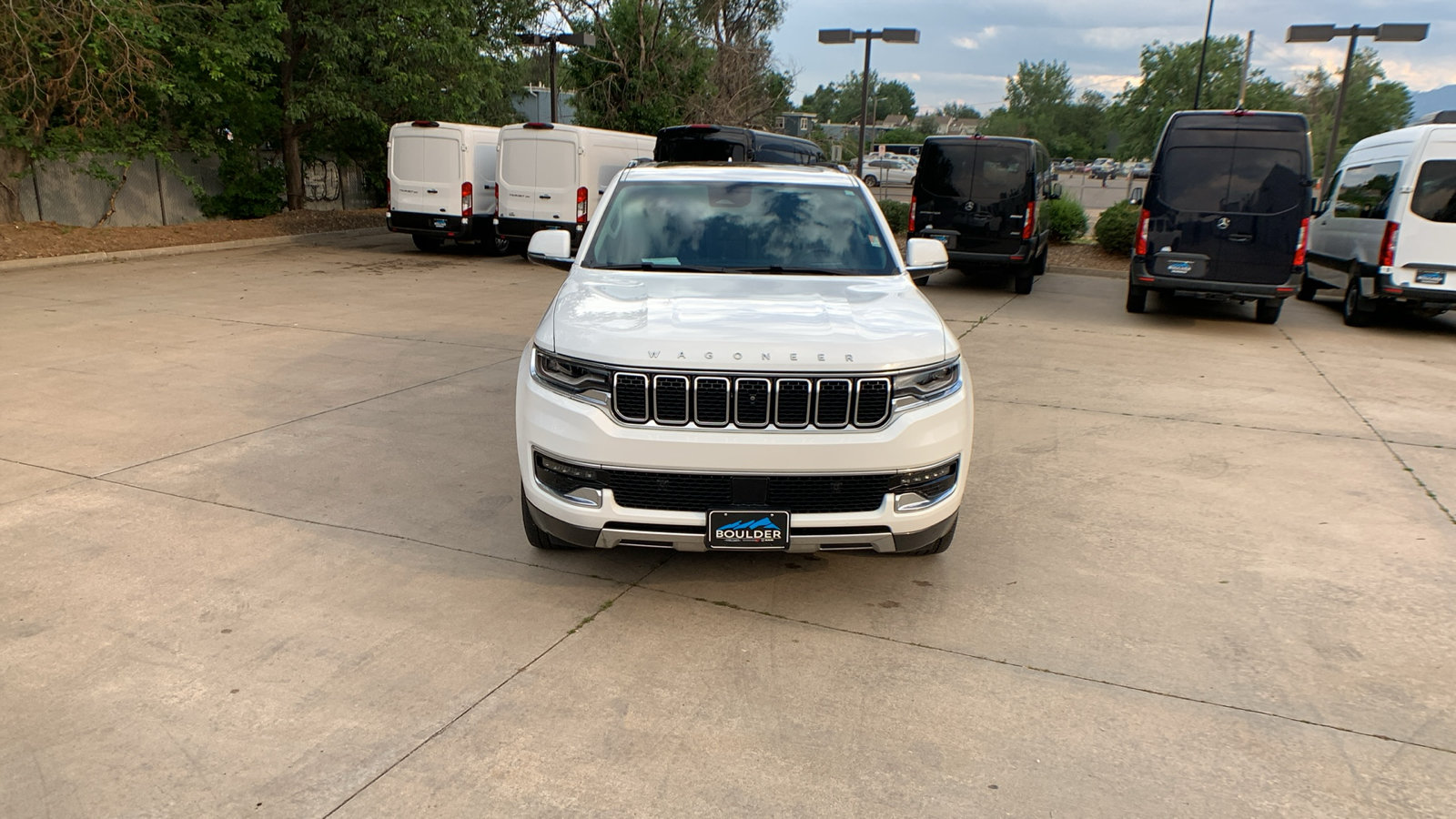 Used 2022 Jeep Wagoneer Series III w/ Premium Group I AWD/4WD image 8