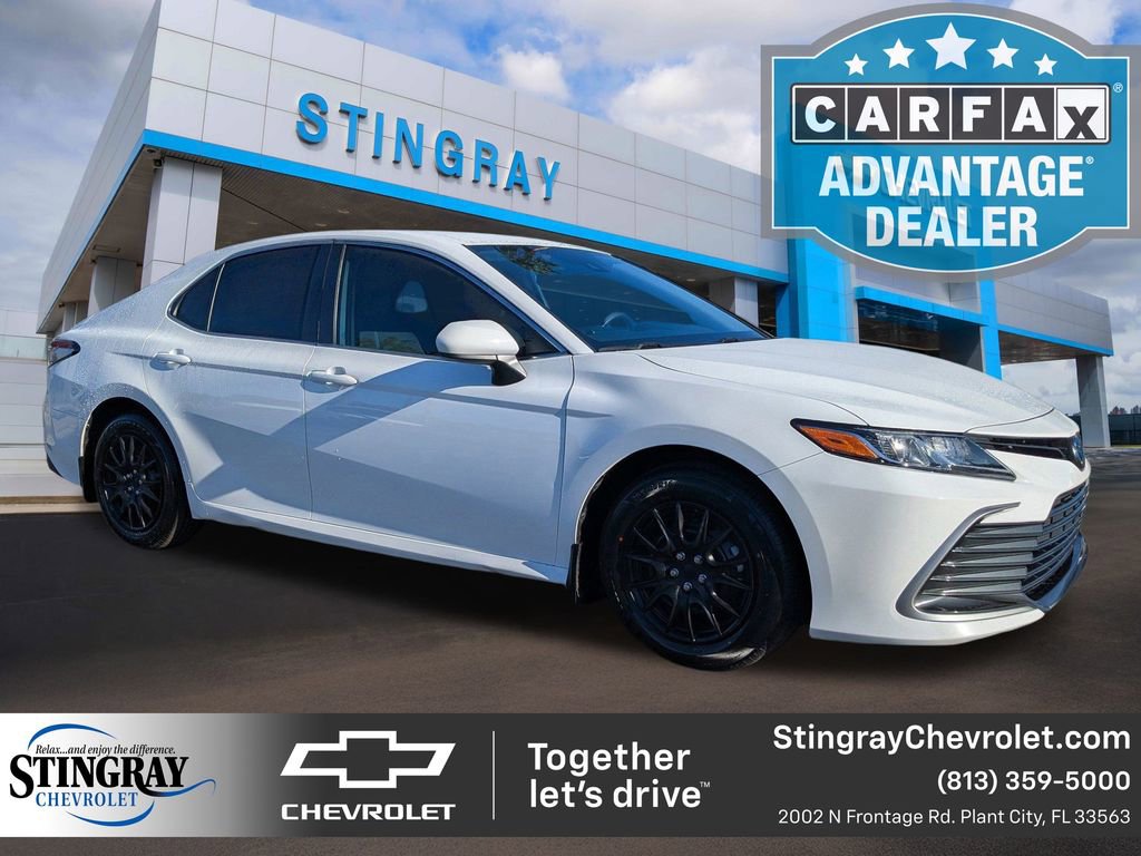 Used 2022 Toyota Camry LE image 1
