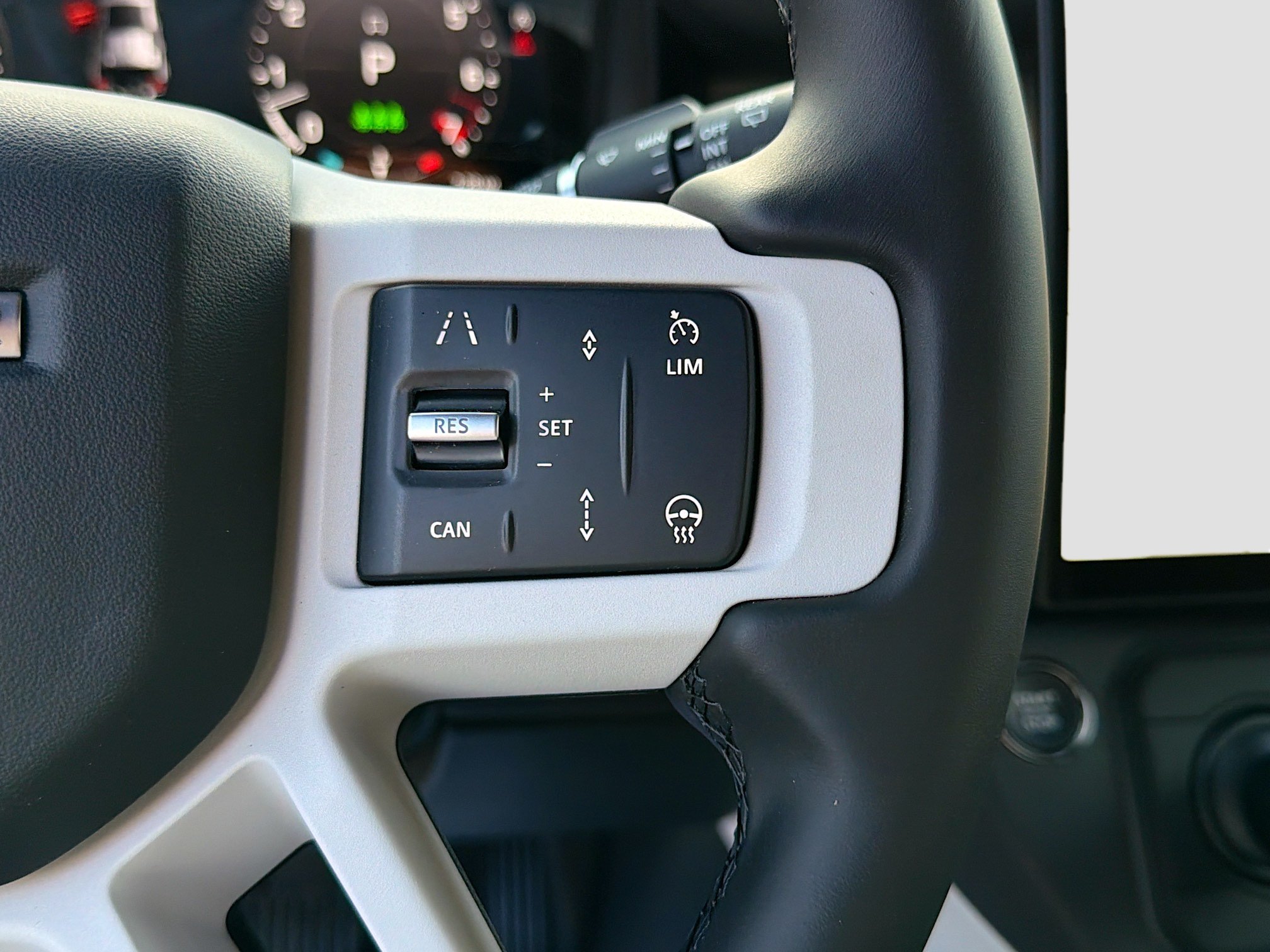 New 2026 Land Rover Defender 110 X-Dynamic SE AWD/4WD image 38
