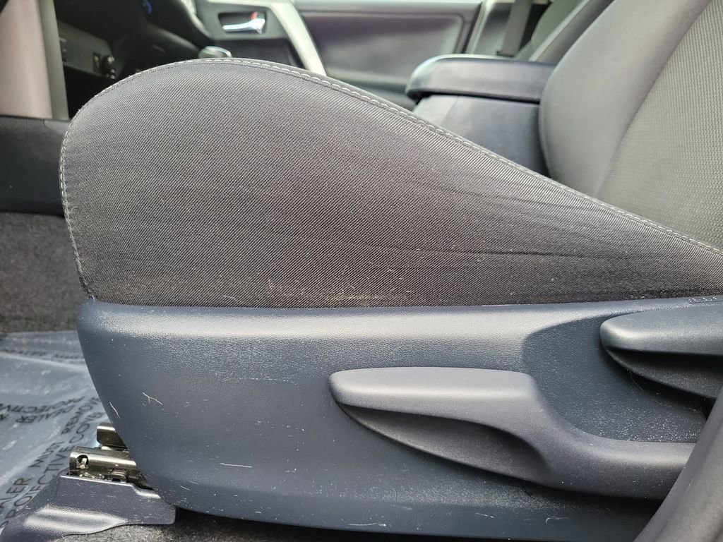 Used 2017 Toyota RAV4 XLE w/ Carpet Mat Package image 21