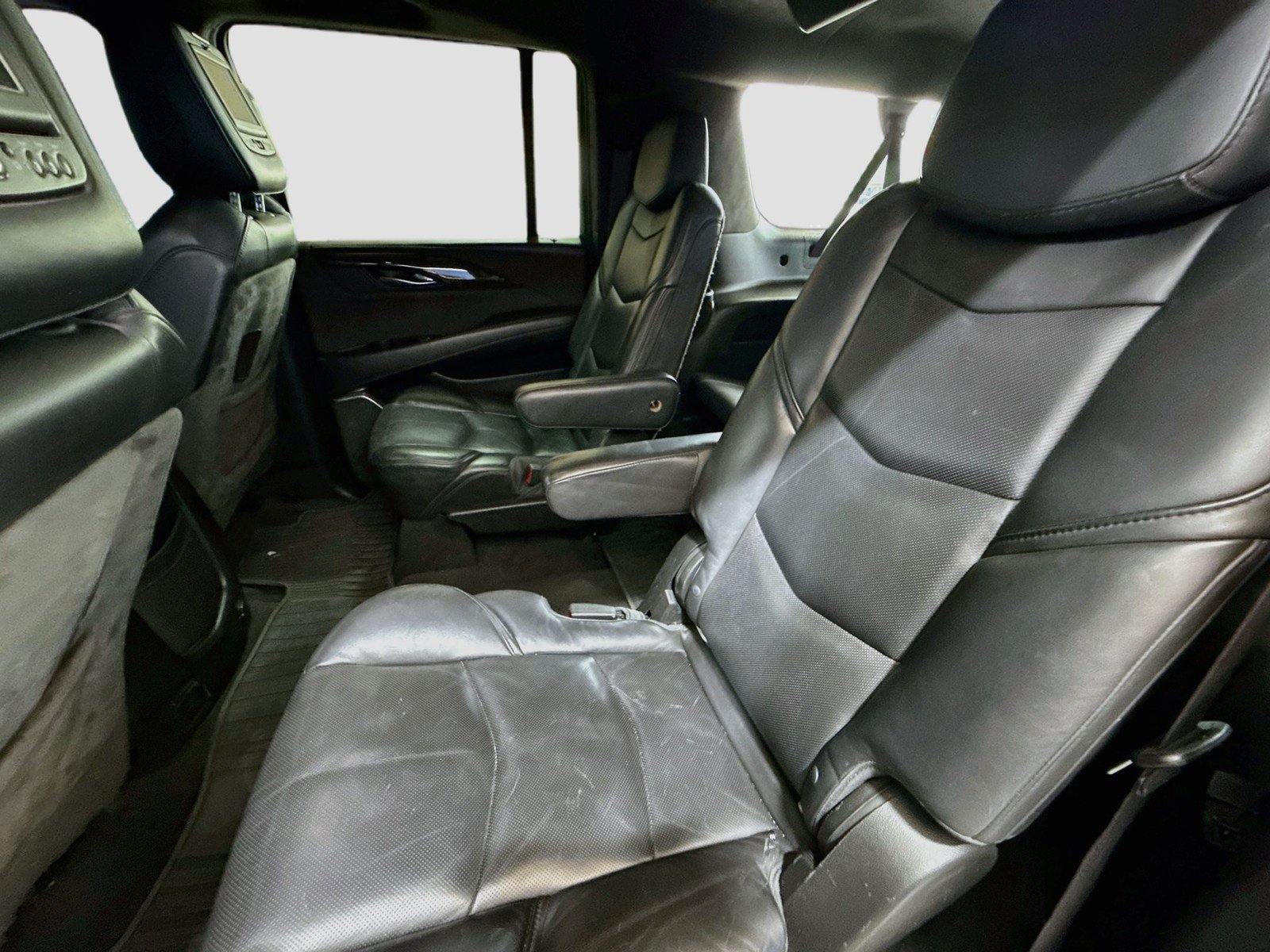 Used 2016 Cadillac Escalade ESV Platinum AWD/4WD image 13