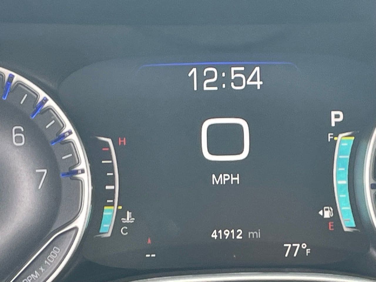 Used 2024 Chrysler Pacifica Touring-L FWD image 11