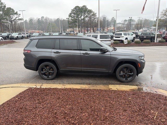 Used 2023 Jeep Grand Cherokee L Laredo image 7