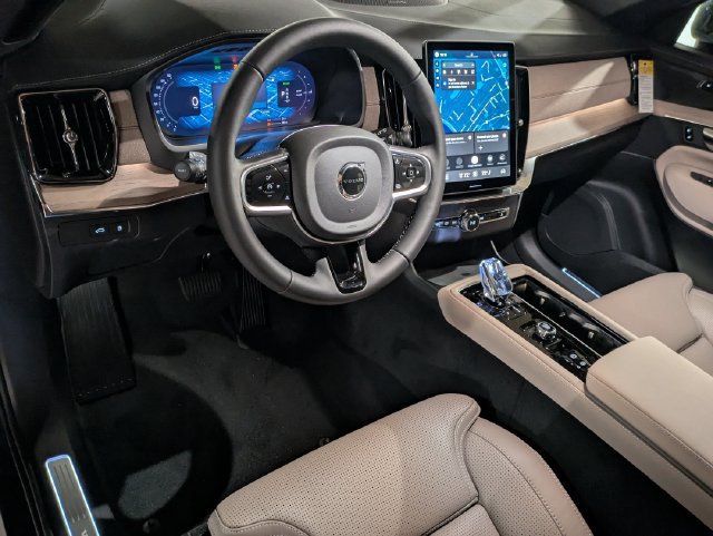 New 2026 Volvo XC90 T8 Ultra w/ Protection Package AWD/4WD image 12