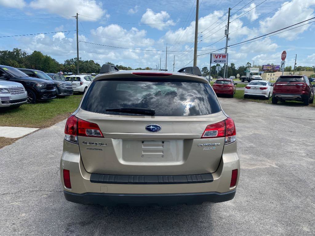 Used 2010 Subaru Outback 2.5i Premium AWD/4WD image 8