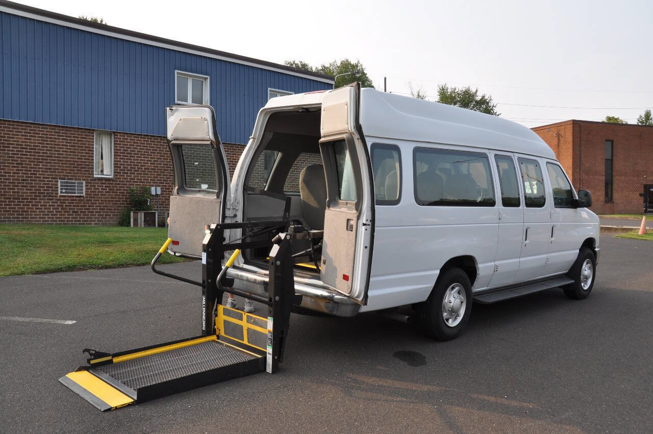 Used 2013 Ford E-250 and Econoline 250 Extended w/ PWR Group image 1