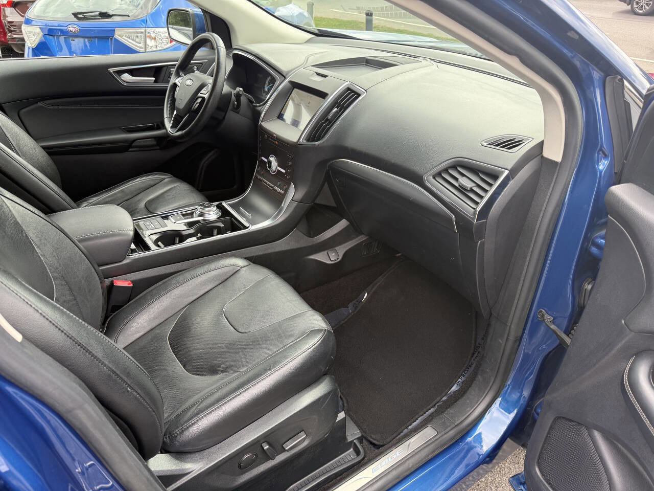 Used 2020 Ford Edge Titanium w/ Equipment Group 301A image 13