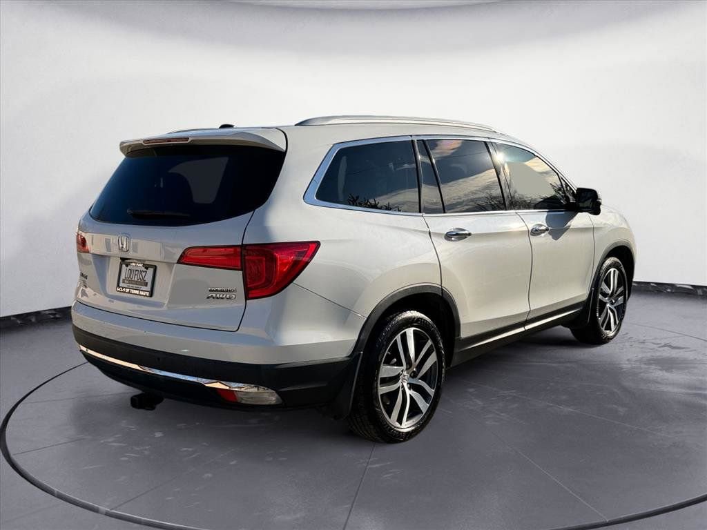 Used 2018 Honda Pilot Touring image 6