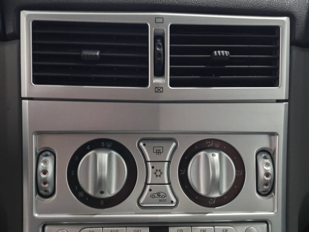 Used 2006 Chrysler Crossfire Limited RWD image 73