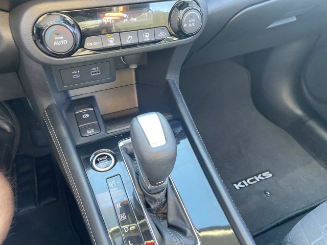 Used 2021 Nissan Kicks SV FWD image 28