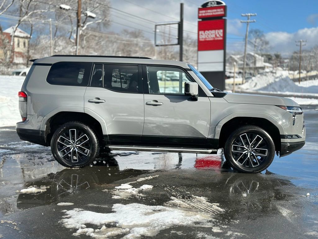 Used 2025 Lexus GX 550 image 8